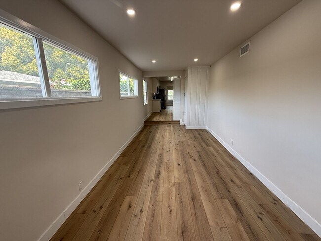 Building Photo - 3 brd, 1 bath located  in the Chandler Bike Path Neighborhood