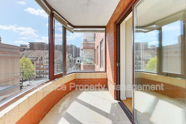 Building Photo - 2400 Clarendon Blvd