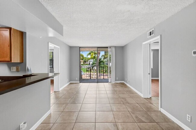 Building Photo - TWO BEDROOM TWO BATHROOM!! WATERFRONT COMMUNITY!!