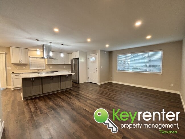 Building Photo - Newly Remodeled 3 Bedroom Home for Rent in Tacoma with Backyard and Garage!