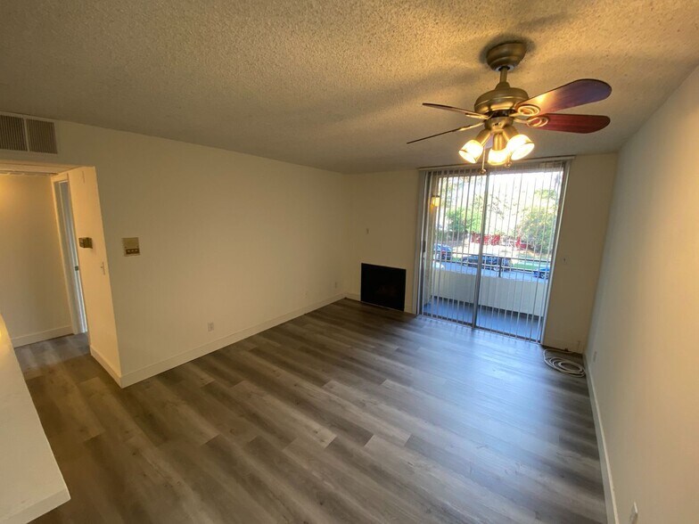 Building Photo - 3715 S Canfield Ave