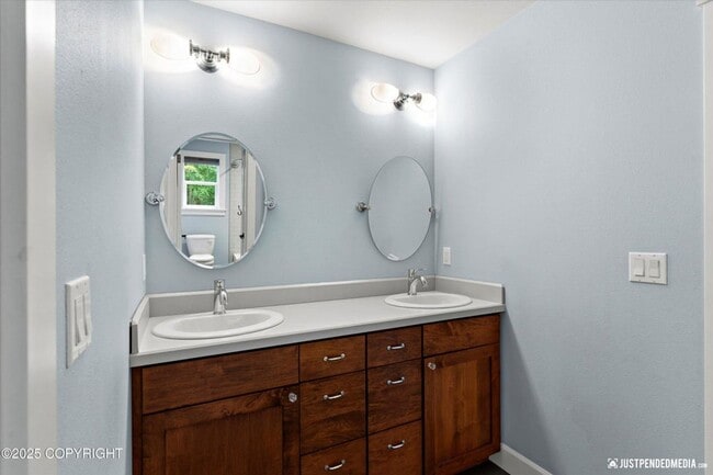 Building Photo - 5026 Heritage Heights Dr