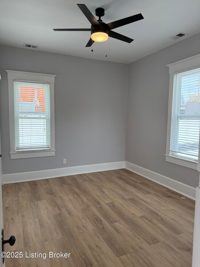 Building Photo - 1529 Christy Ave