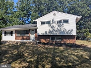 Building Photo - 6327 Willowood Ln