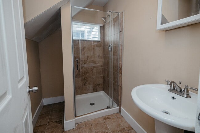 Building Photo - Renovated 2 Bed 2 Bath Charleston Victorian Home