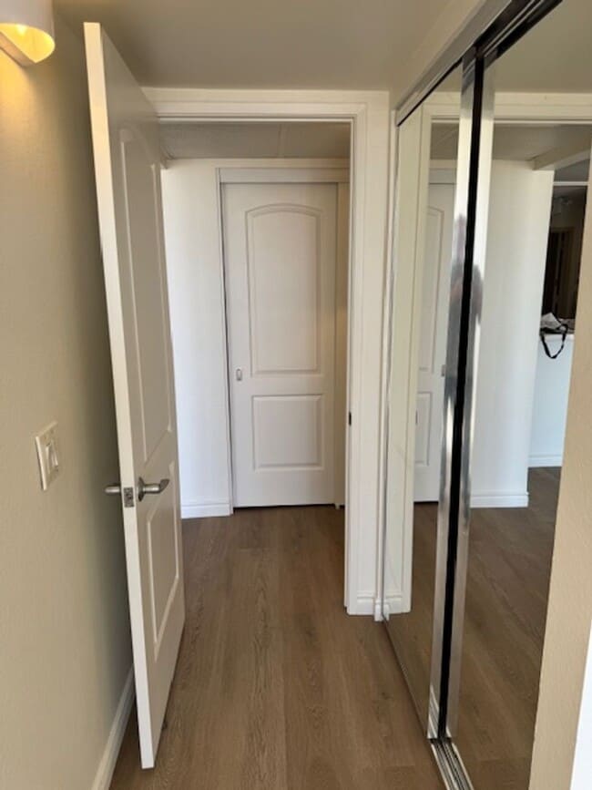 Building Photo - Steps from Alamitos Beach! Modern 1 bed 1 ...