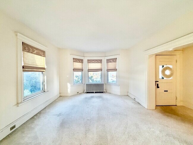 Building Photo - 44 Gray St