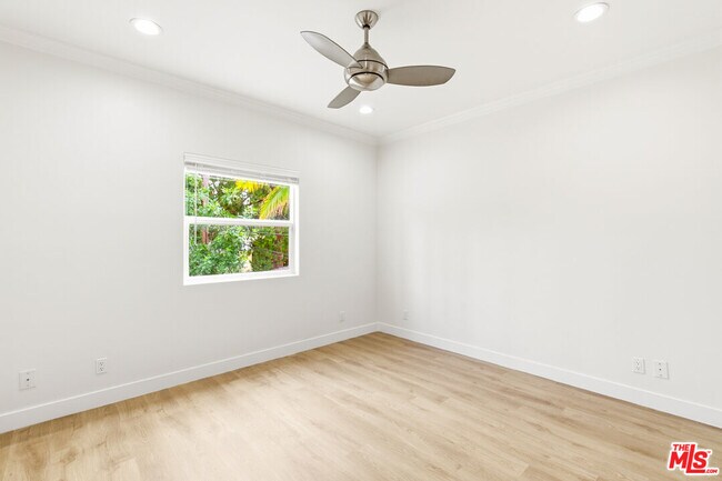 Building Photo - 23114 Mariano St
