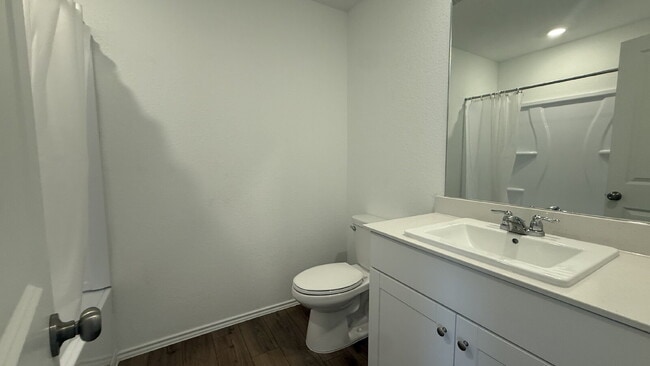 Building Photo - "Spacious 4-Bed Oasis with 2.5 Baths on Tiny Moons Way, Elgin - 2000 Sq Ft of Comfort!"  Back to ...