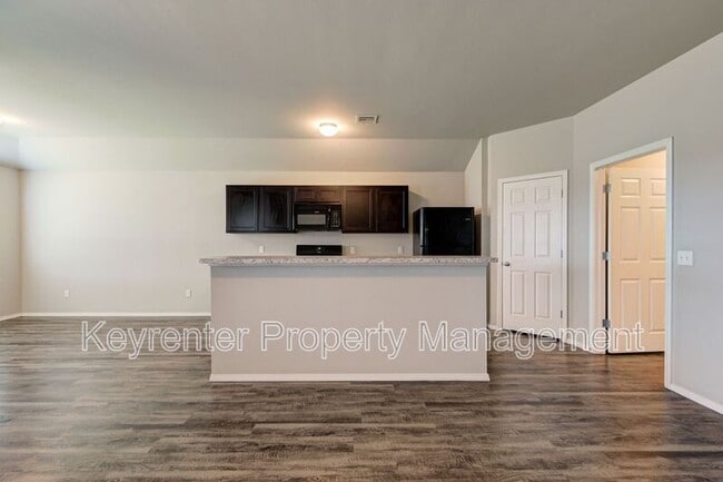 Building Photo - 9440 SW 44th Terrace