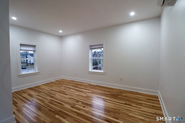 Building Photo - 55 Channing St