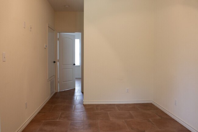 Building Photo - 1 bedroom /1 bathroom units available in a brand new complex!  Move in now!!