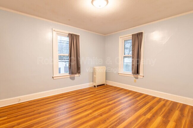 Building Photo - 35 Outlook Ave