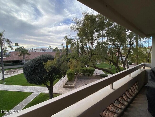 Building Photo - 17404 N 99th Ave