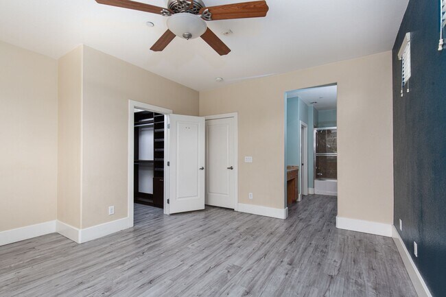 Building Photo - 9050 W Tropicana Ave