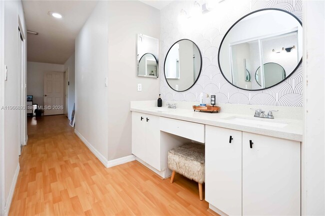 Building Photo - 3149 NW 71st Ave