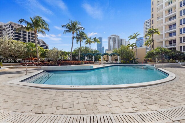 Building Photo - 888 Brickell Key Dr