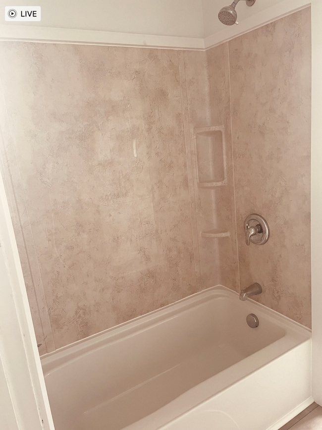 Building Photo - 3 Bed 1 Bath Munhall Pa