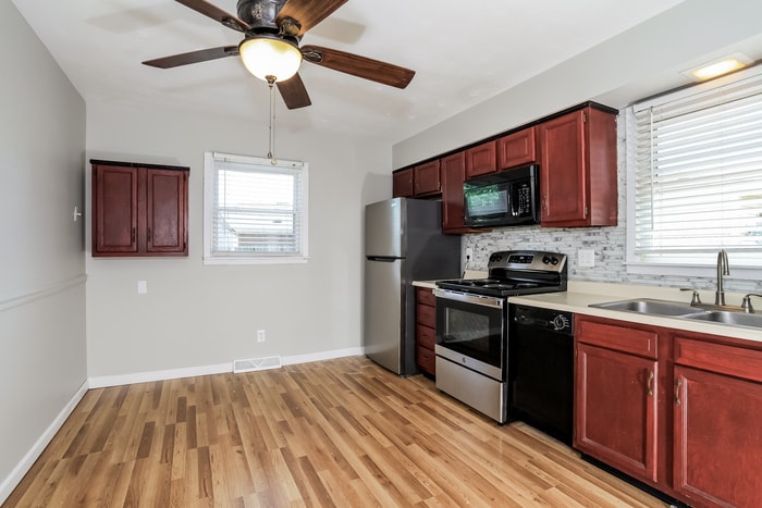 Building Photo - 615 Kenwood Pl