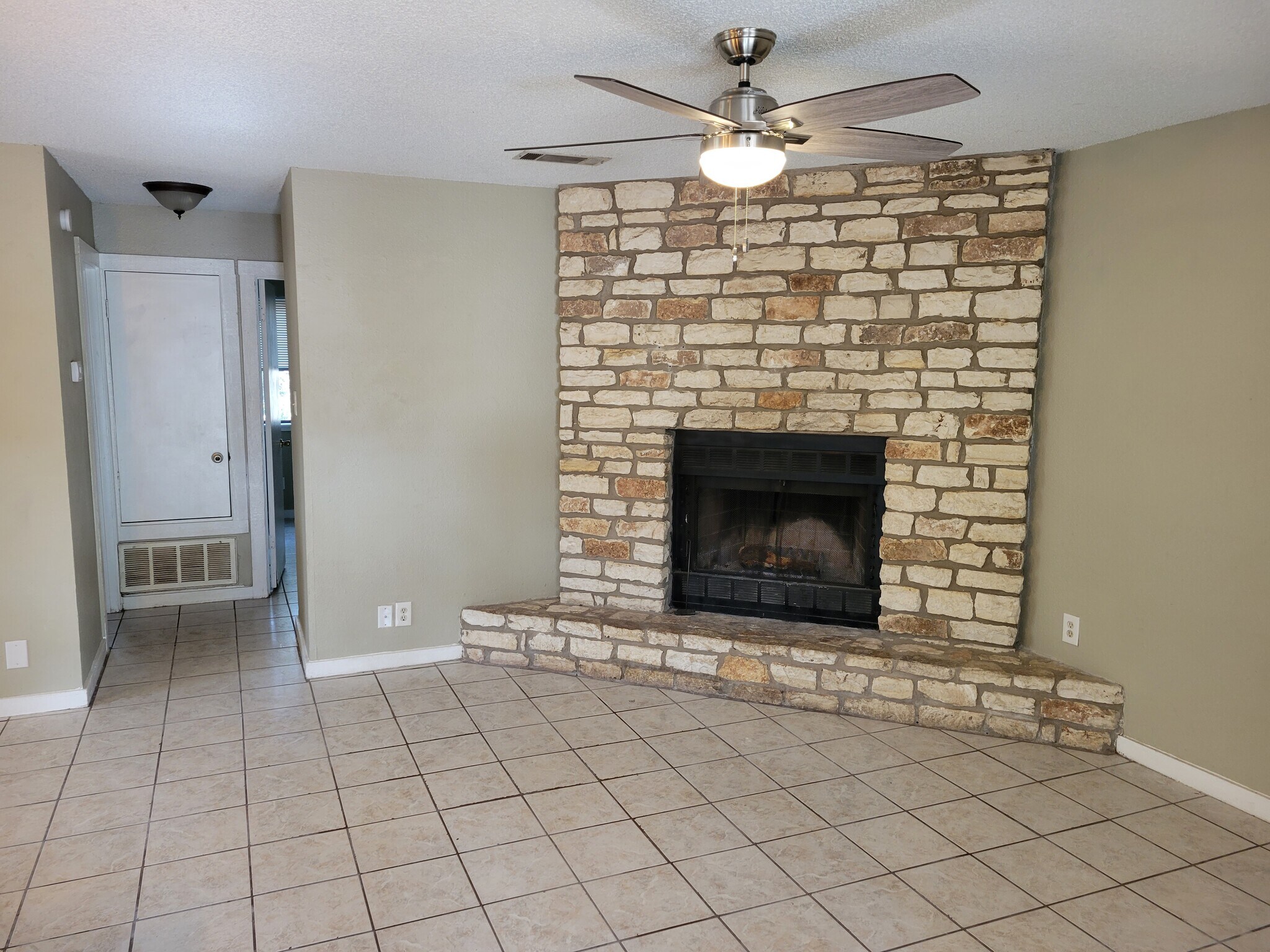 Building Photo - 20700 Bonanza