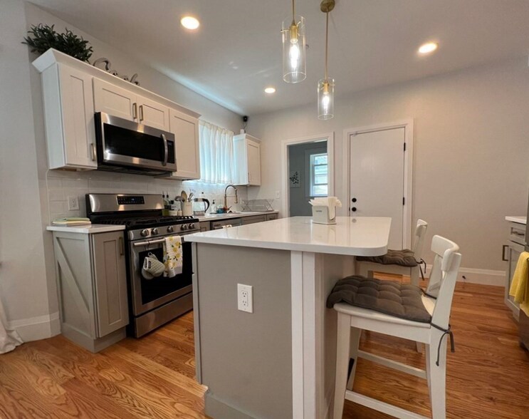 *Pictures are representative samples of the advertised unit. In some cases, the actual units you tou - 849 Cummins Hwy