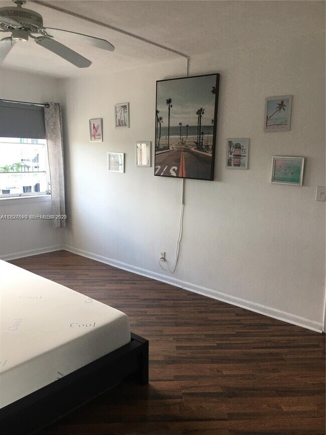 Building Photo - 1881 Middle River Dr