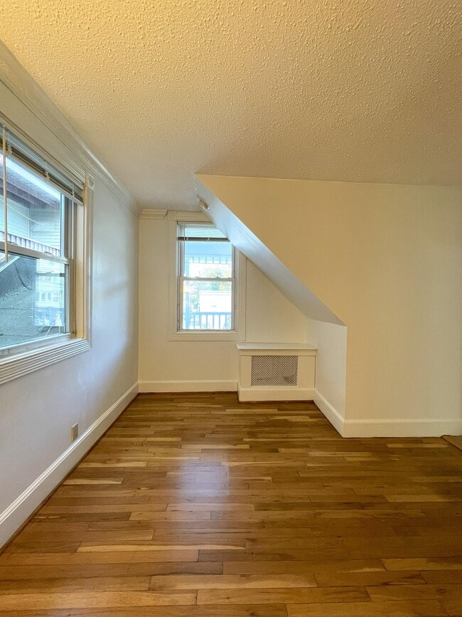 Building Photo - 108 Brookside Ave