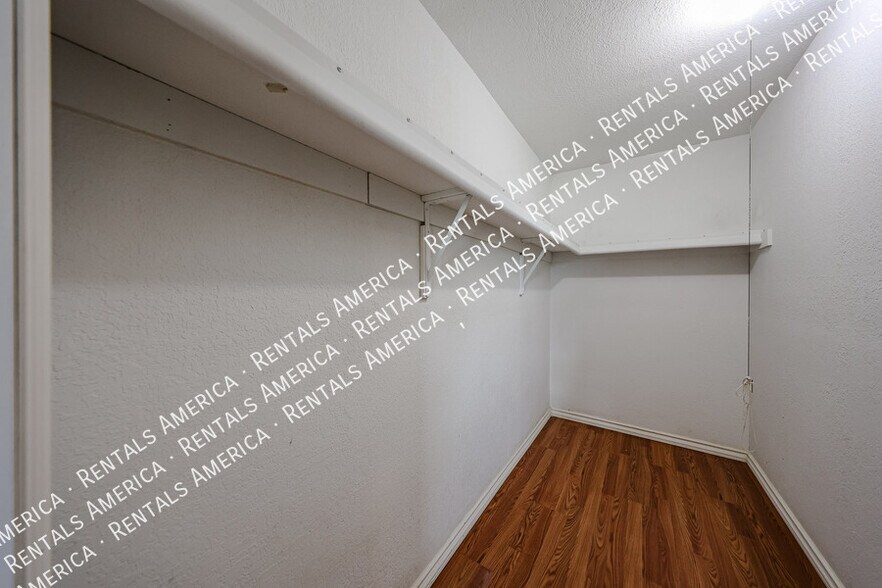 Building Photo - 15851 N 23rd St
