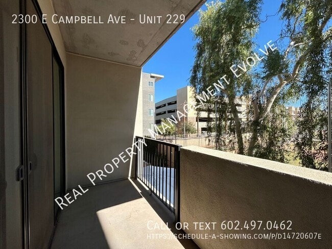 Building Photo - Luxurious Living In This High-end Condo! *...