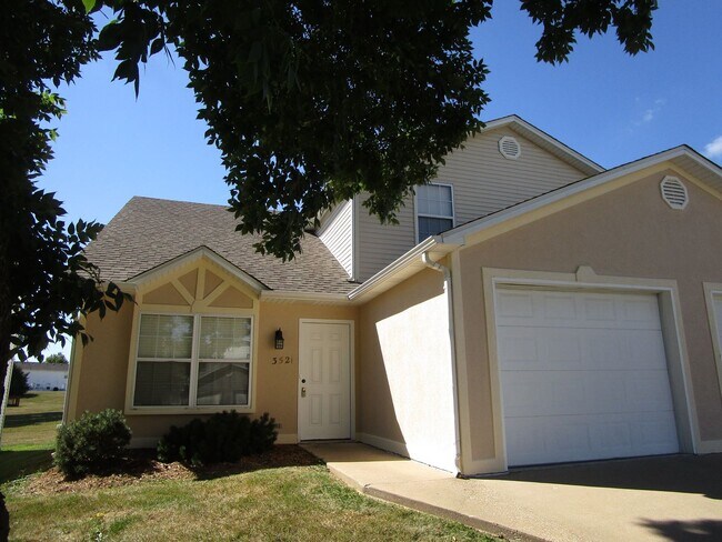 Primary Photo - 3519-3521 Prescott Dr.