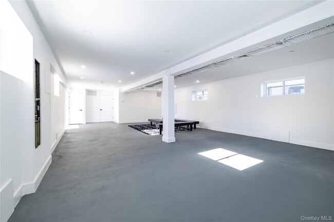 Building Photo - 35 Ostend Rd