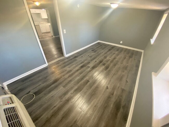 Building Photo - FOR LEASE - 3 BEDS, 2 BATH, 1160sqft - Laf...