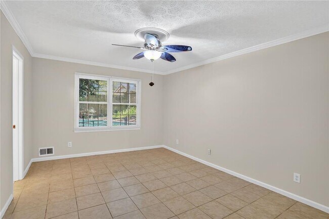 Building Photo - 2817 Thornridge Dr
