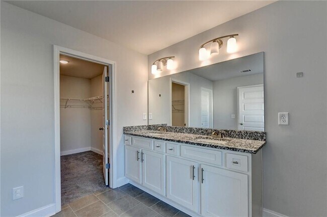 Building Photo - 3855 Brookburn Pk