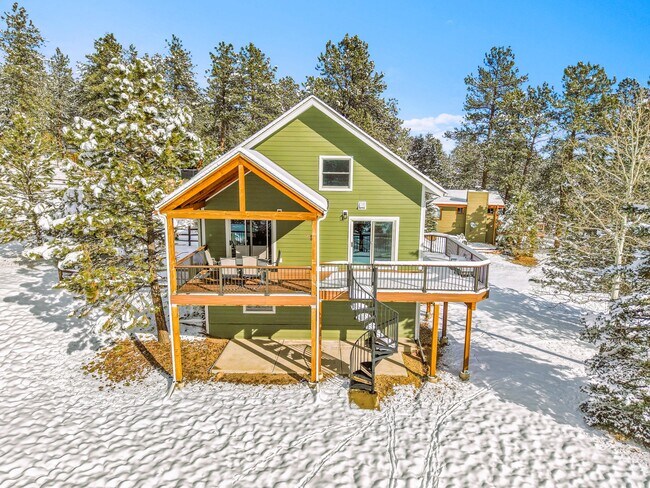 Building Photo - 28585 Evergreen Manor Dr