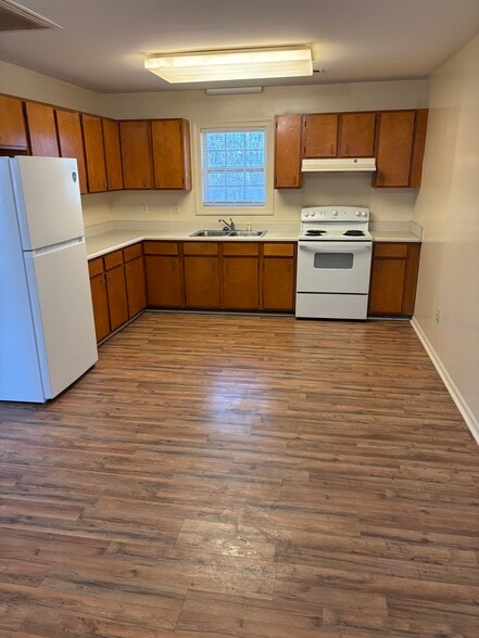 Building Photo - 212 Samaritan Dr