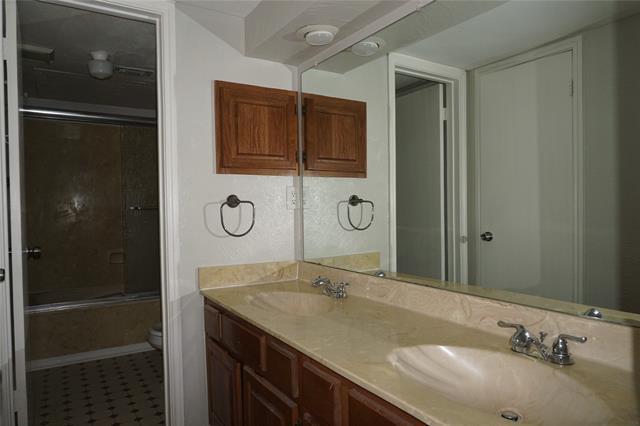 Building Photo - 2728 Copper Creek Dr