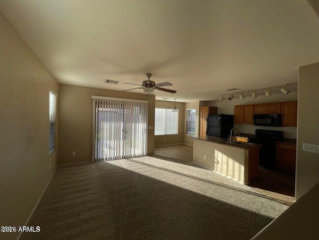 Building Photo - 806 S 111th Dr