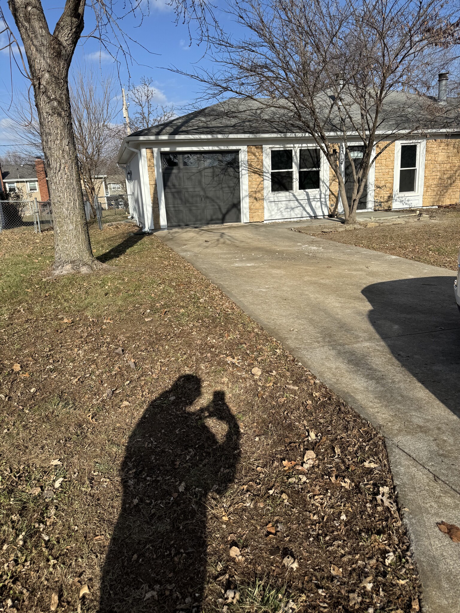 Building Photo - 1214 E Johnston St