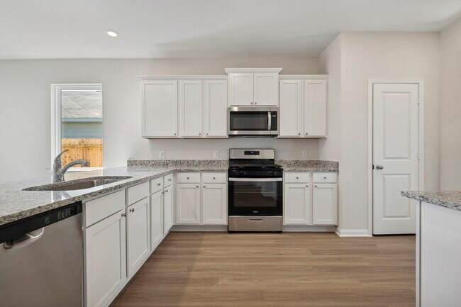 Building Photo - 335 Kingston Wy