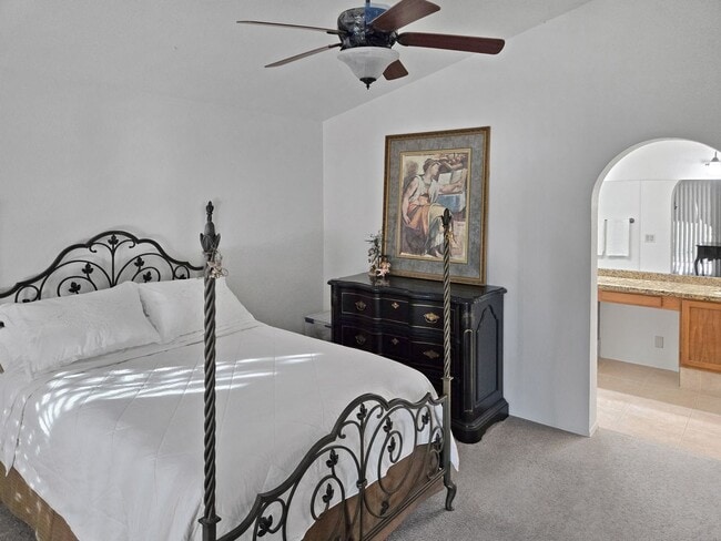 Building Photo - 11246 E Poinsettia Dr