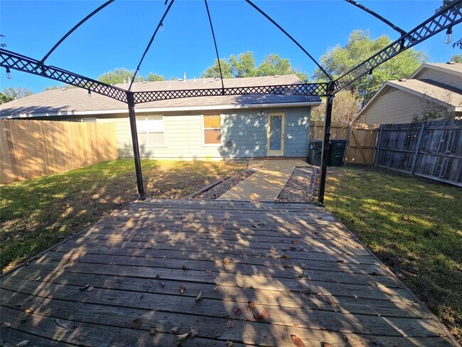 Building Photo - 137 Prairie Springs Cove