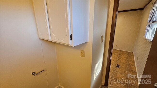 Building Photo - 5040 Pless Rd