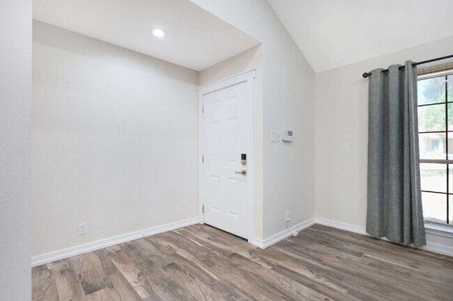Building Photo - Updated 3 Bed / 2 Bath One-Story Home in San Antonio – Glen Wood Subdivision