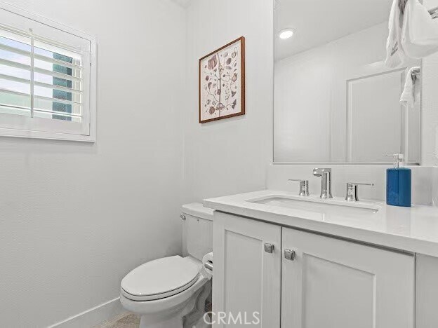 Building Photo - 352 Tank