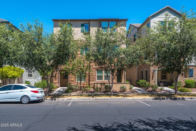 Building Photo - 1737 E Dogwood Ln