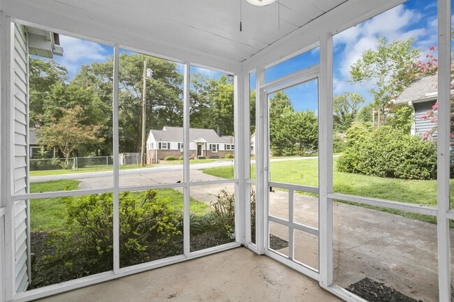 Building Photo - 109 Augusta St