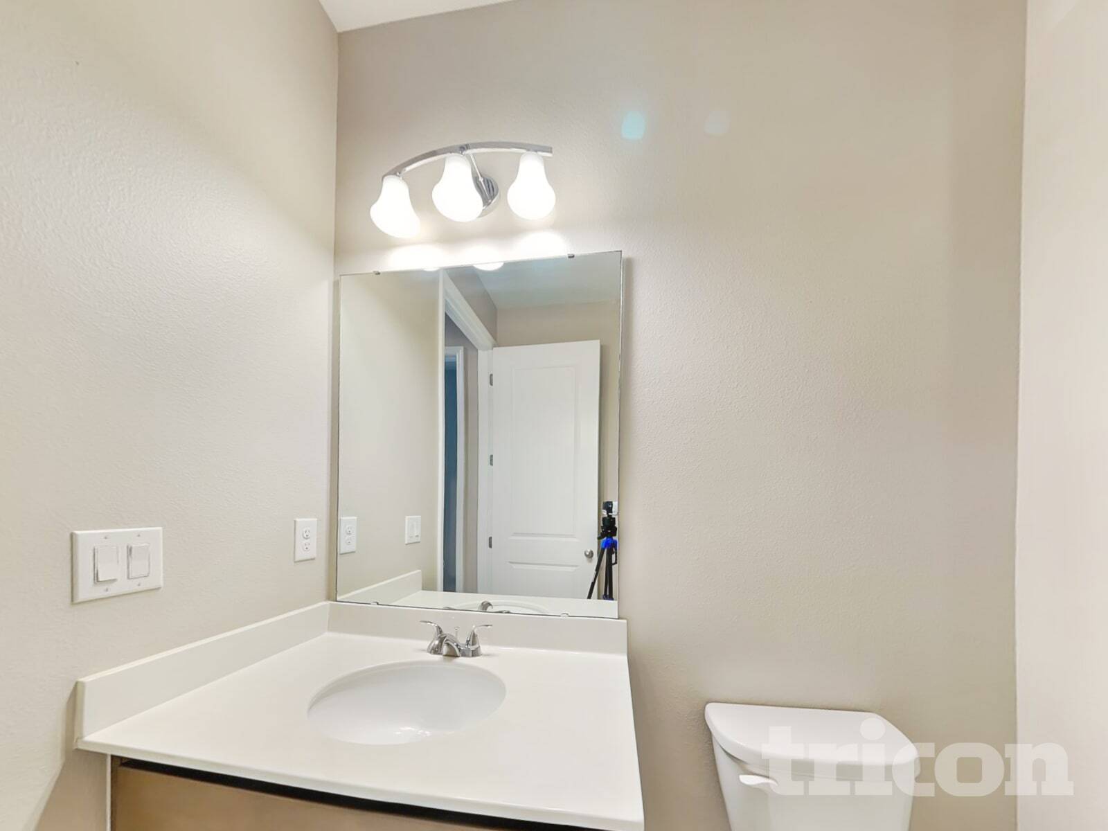 Building Photo - 676 Meadow Pointe Dr