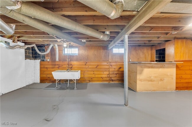 Building Photo - 8218 Essen Ave