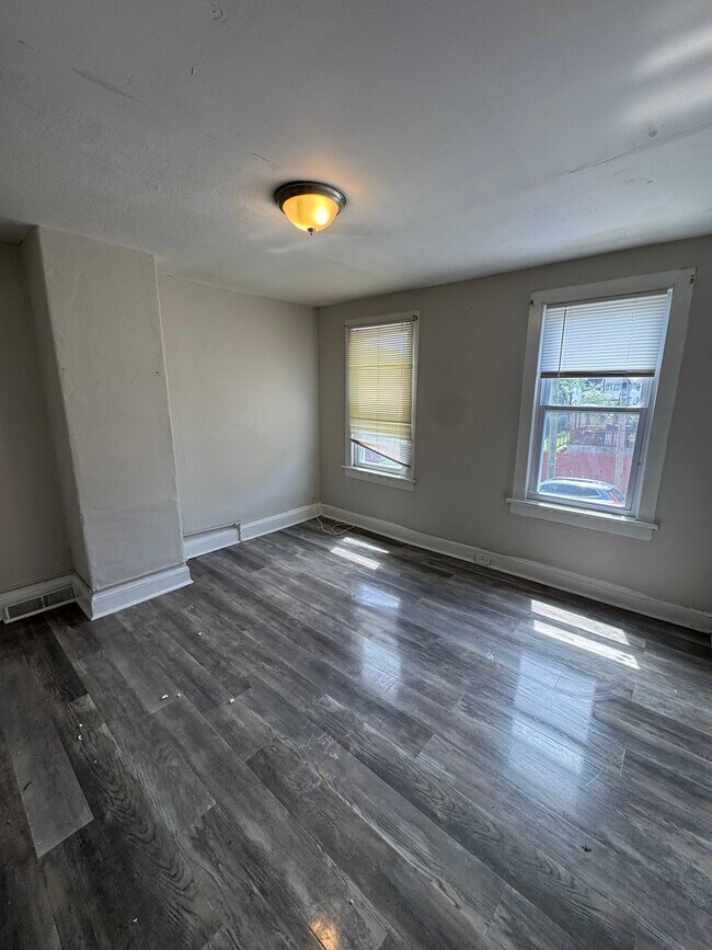 Building Photo - 18 Wiley Ave